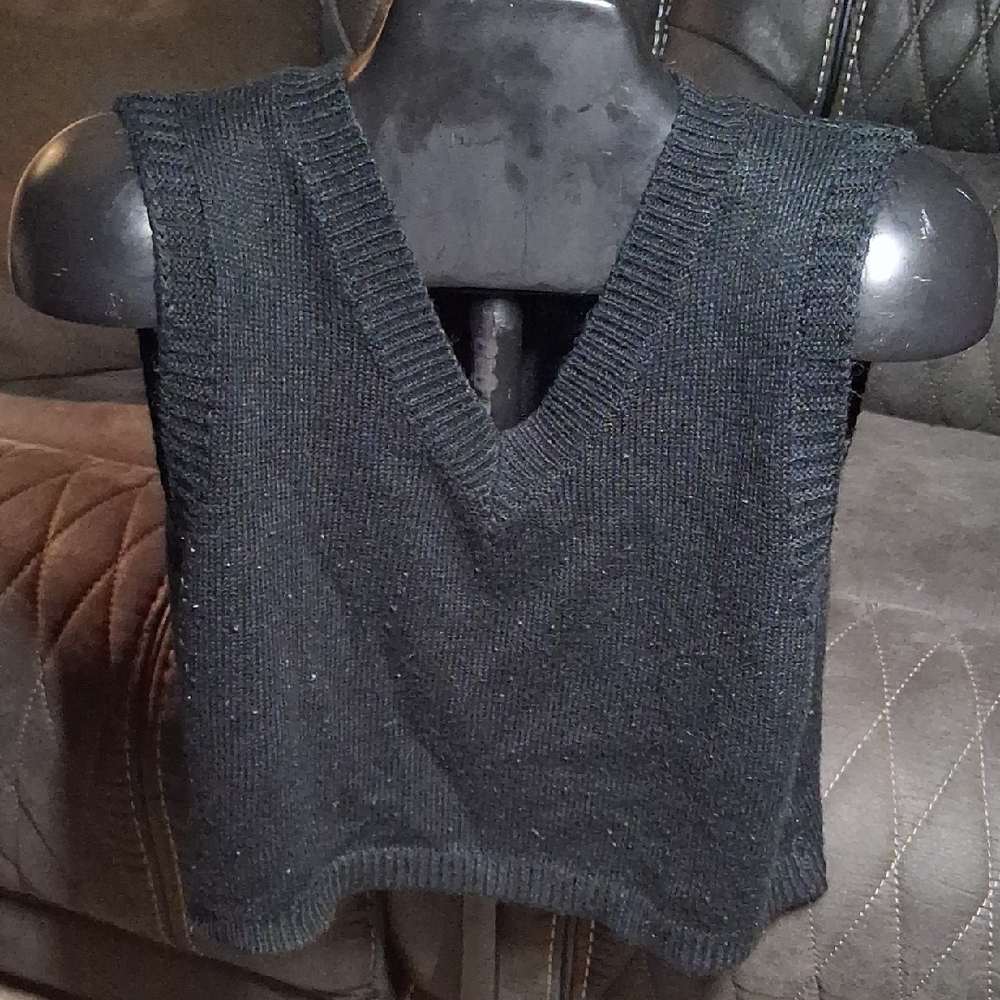SHEIN Black Sweater Vest